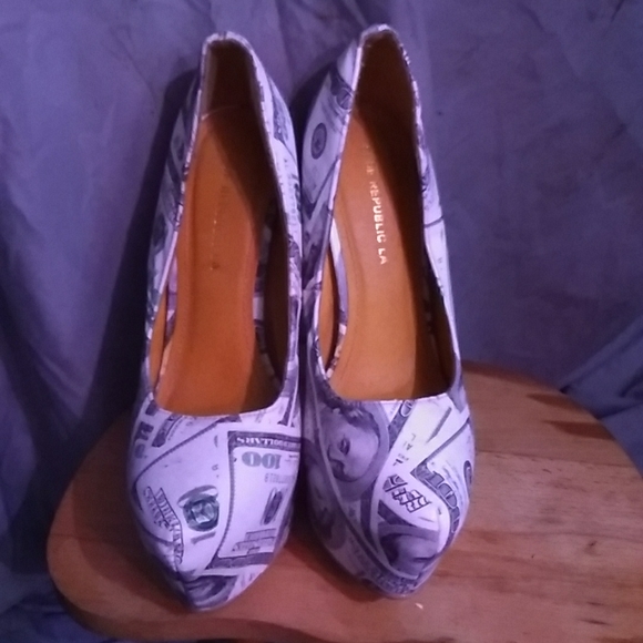 Shoe republic 100 bill heels - Picture 2 of 3